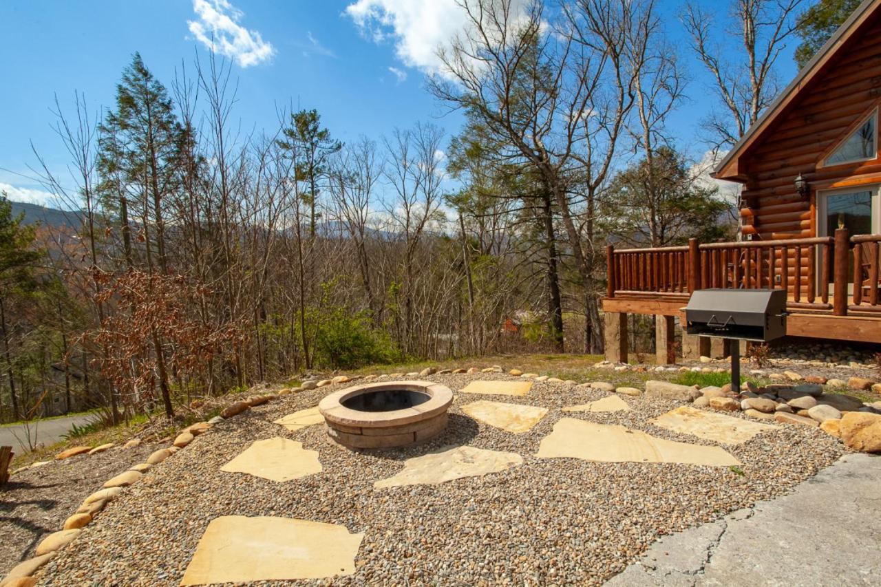 Mystic Mountain Cabin View Grill Fire Pit Gatlinburg Exterior foto